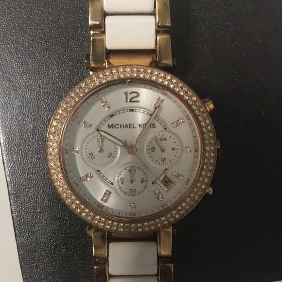 Michael Kors Watch - Picture 4 of 4